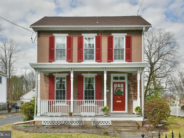 307 W Maple Ave, Langhorne, PA 19047