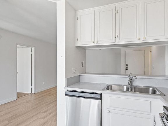 5th image of 6924 Hyde Park Dr Unit 316