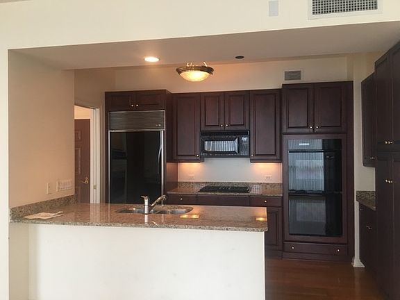 2nd image of 21 E Huron St APT 2001