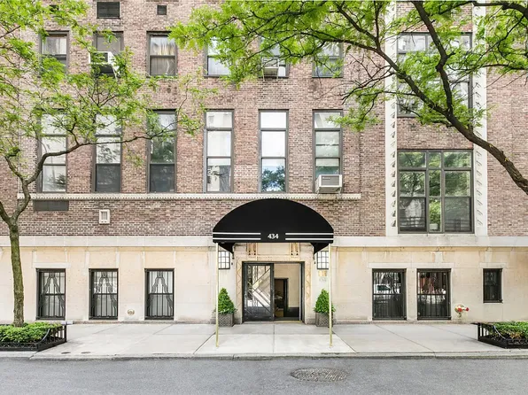 434 East 52nd Street 2D image 14 of 15
