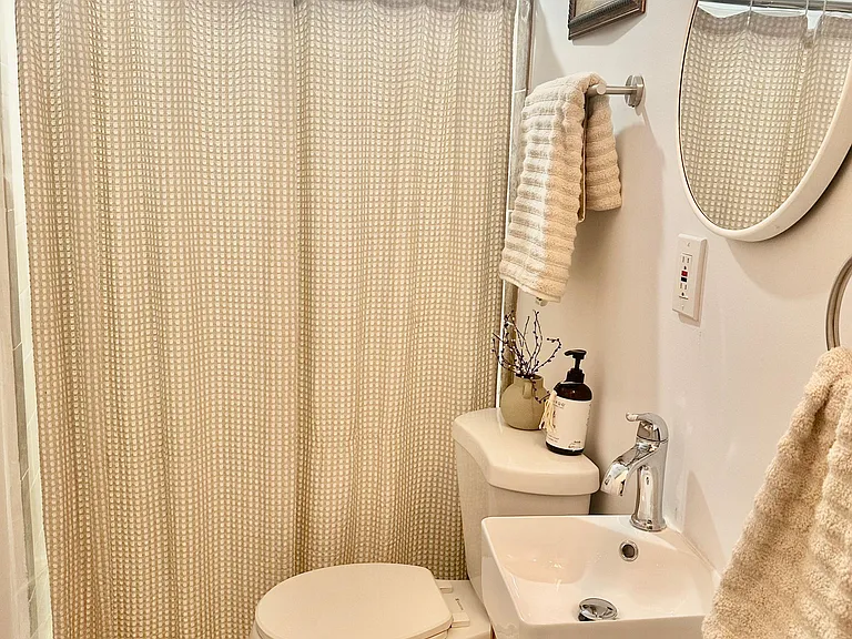1st floor rear bedroom, private bath