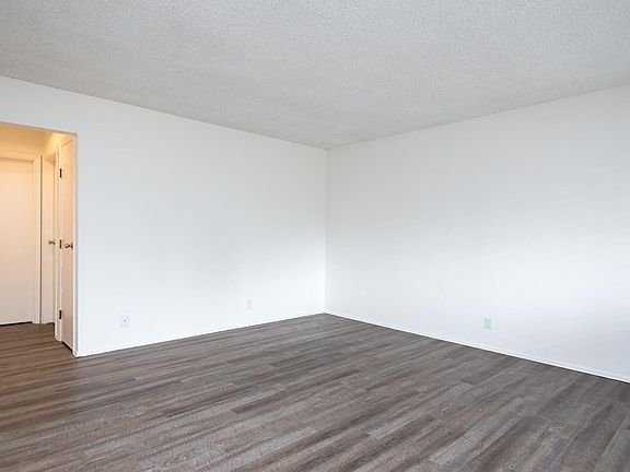 5th image of 3021 NE Glisan St APT 102
