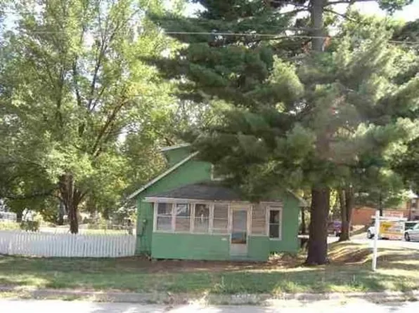 1202 Locust St, Ottumwa, IA 52501