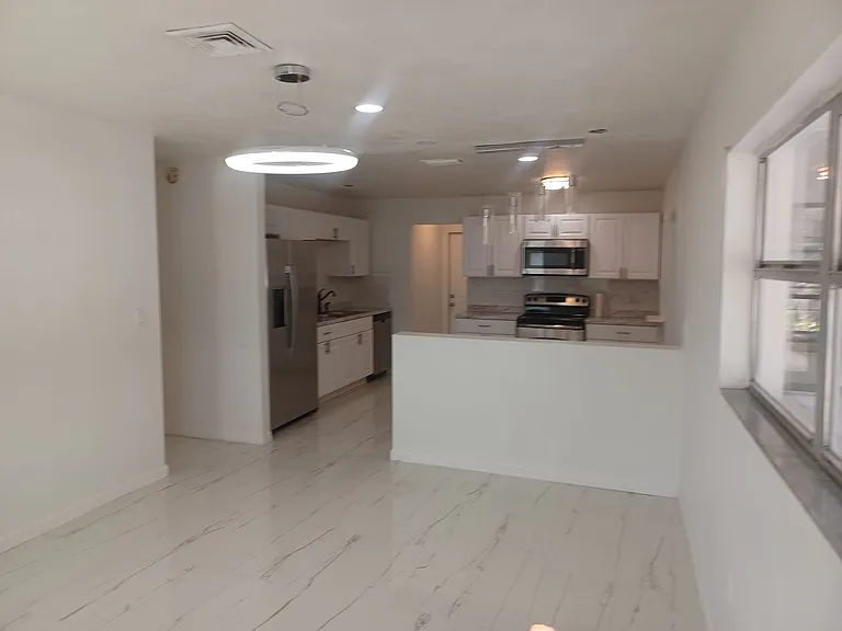 2627 Saint Charles St — Photo 3