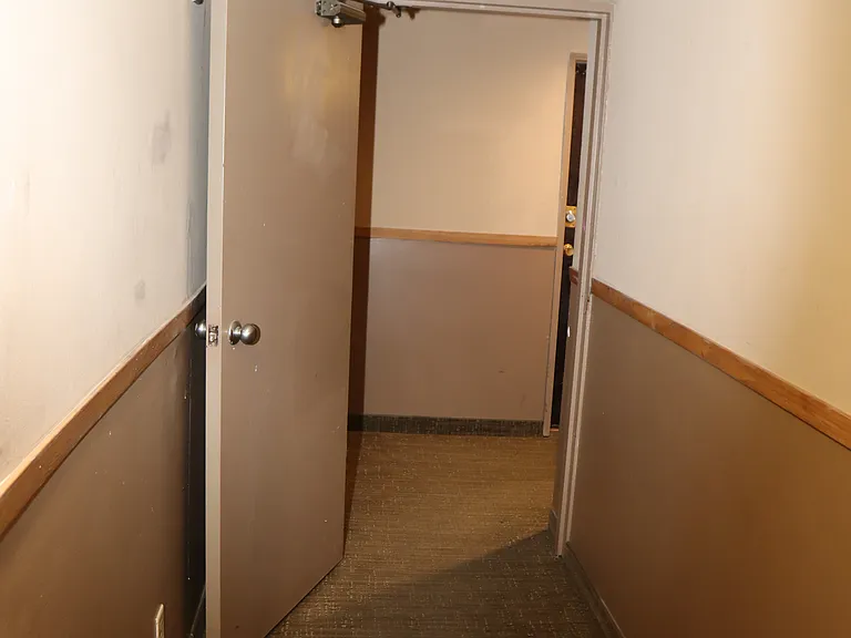 Pleasant Apartments — Photo 17