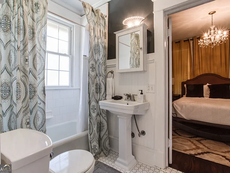 524 Seminole Ave NE — Photo 37