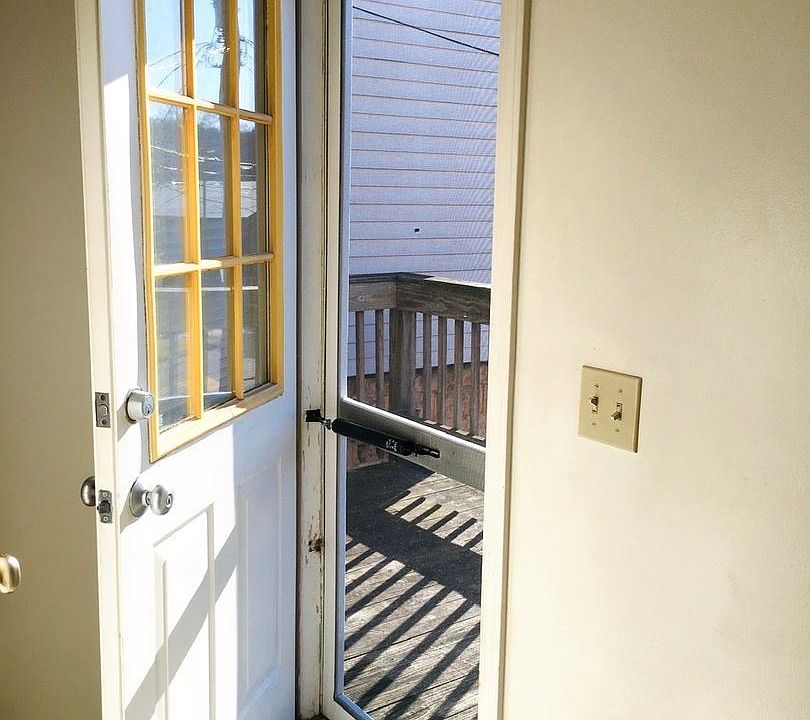1st image of 1025 3rd St