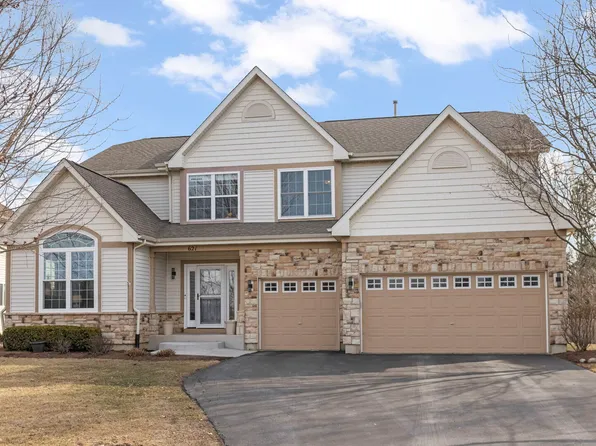 621 Western Dr, North Aurora, IL 60542