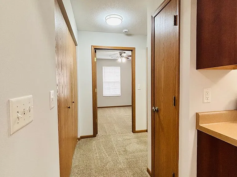 Shadow Ridge Apartments — Photo 31
