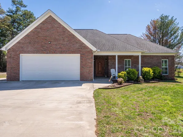 140 Huffstetler Lake Rd, Dallas, NC 28034
