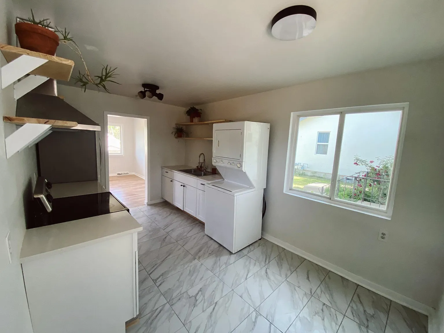 1031 Lowell Blvd — Photo 4