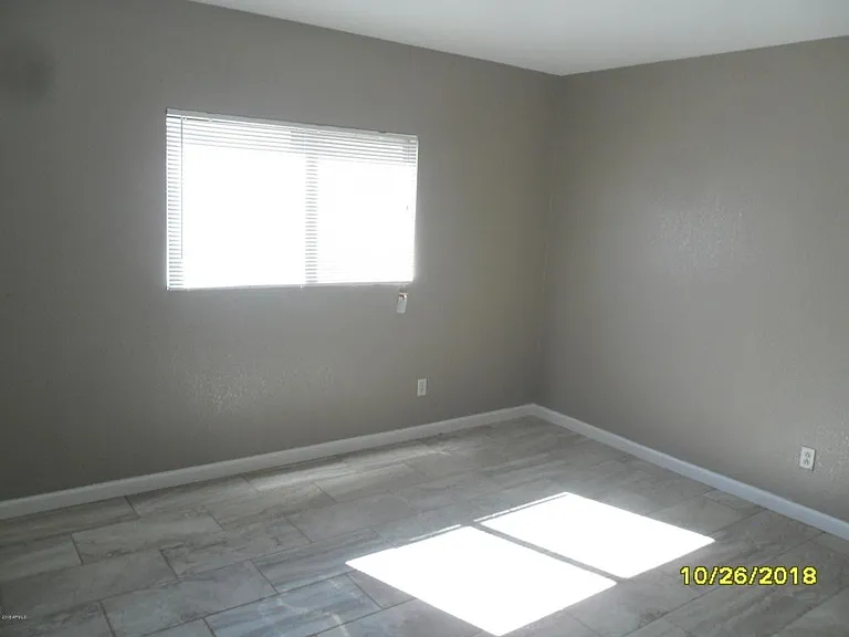 11509 W Charter Oak Rd — Photo 5