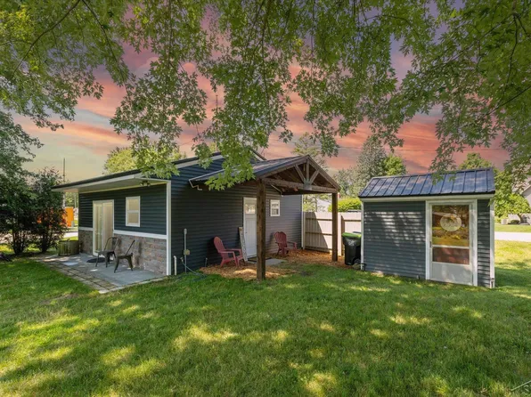 5385 Grouse Ct, Beaverton, MI 48612