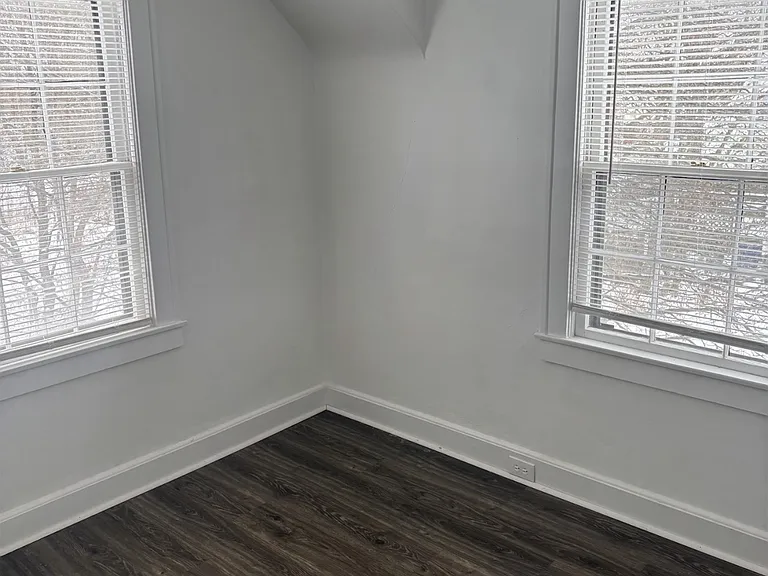 1914 Bagley St — Photo 10