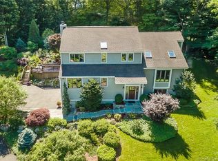22 E Cross Hwy, Westport, CT 06880