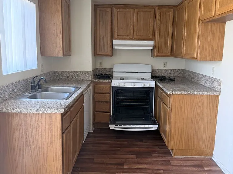 3241 Triumph Ln — Photo 6