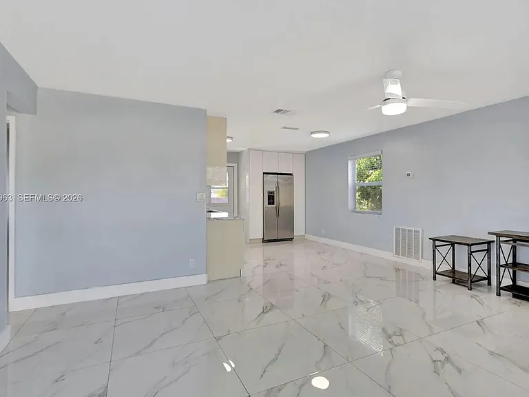 1008 Elm Rd — Photo 4
