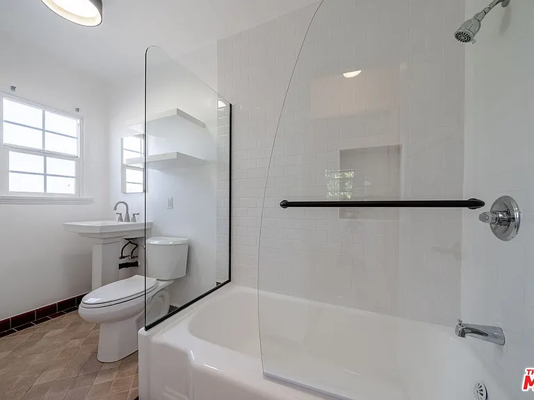 823 Highland Ave #11 — Photo 11