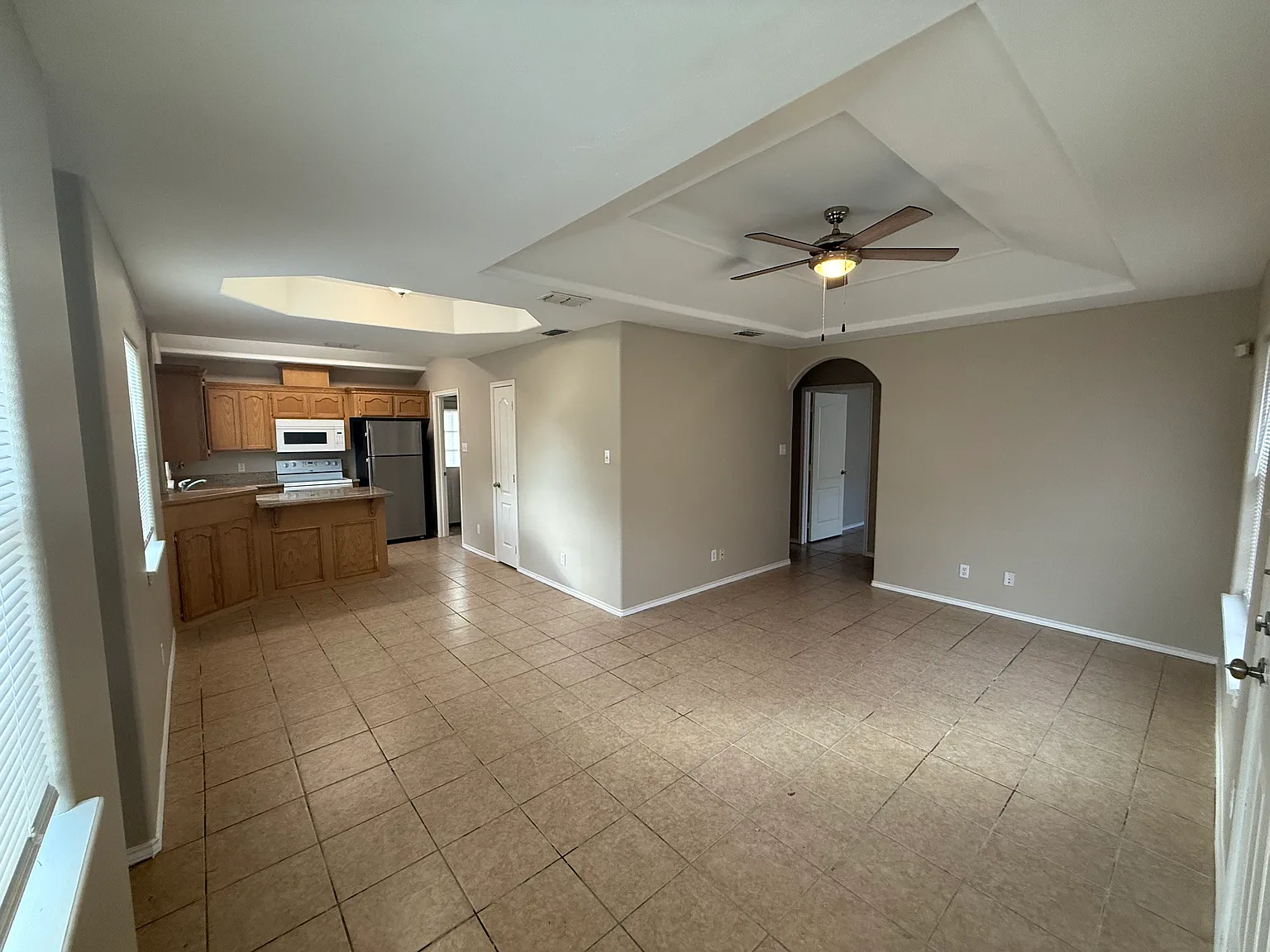 2 bed, 1022 sqft, $950 — Photo 2