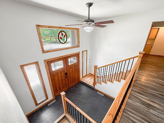 3rd image of 461 Karsh Dr