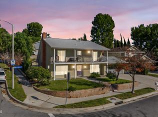 16833 Nearview Dr, Santa Clarita, CA 91387