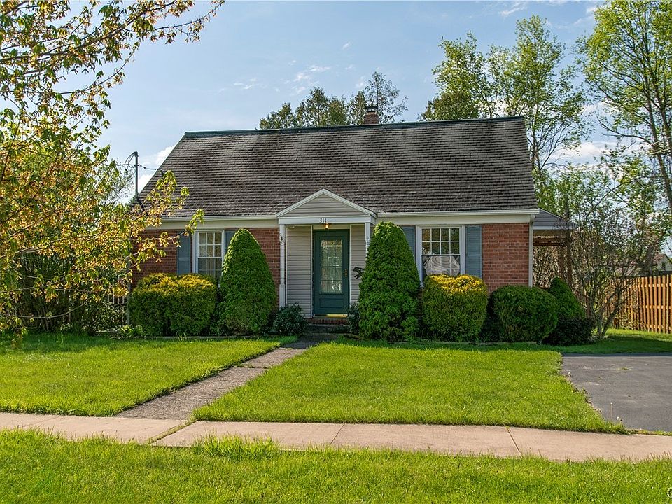 1st image of 311 Oakwood St