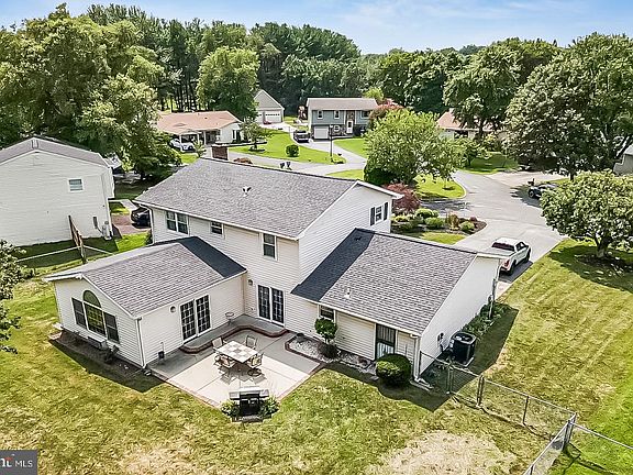 4th image of 8137 Windmill Ct