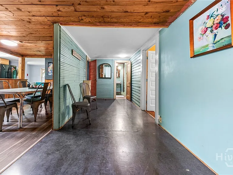1455 E Broad St — Photo 11