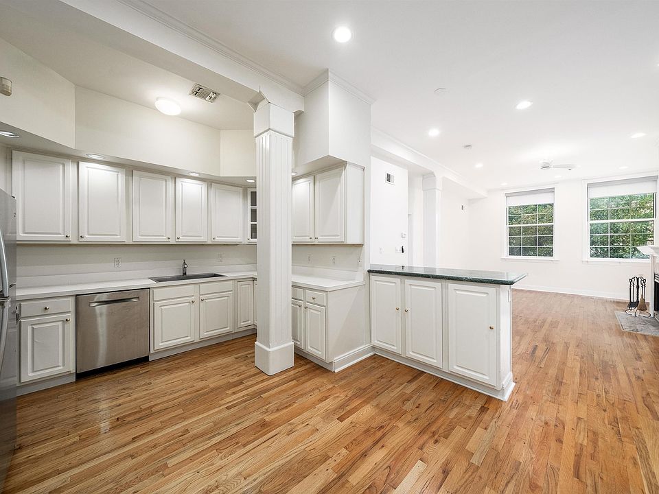 1st image of 98 Park Ave APT 2A