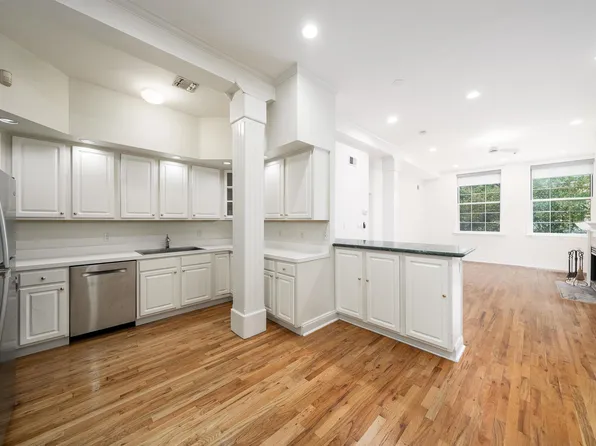 98 Park Avenue image 1 of 16