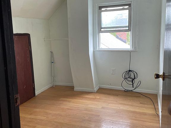 2nd image of 19214 109th Ave Floor 2