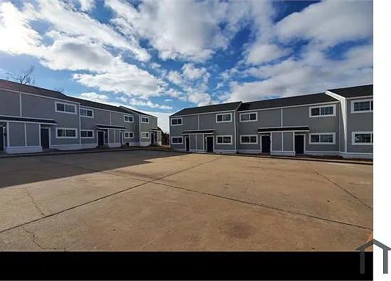 2 bed, 1000 sqft, $1,050 — Photo 1