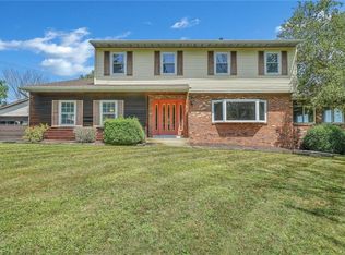17 Shirley Ln, Middletown, NY 10940