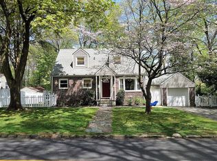 216 Alta Vista Dr, Yonkers, NY 10710