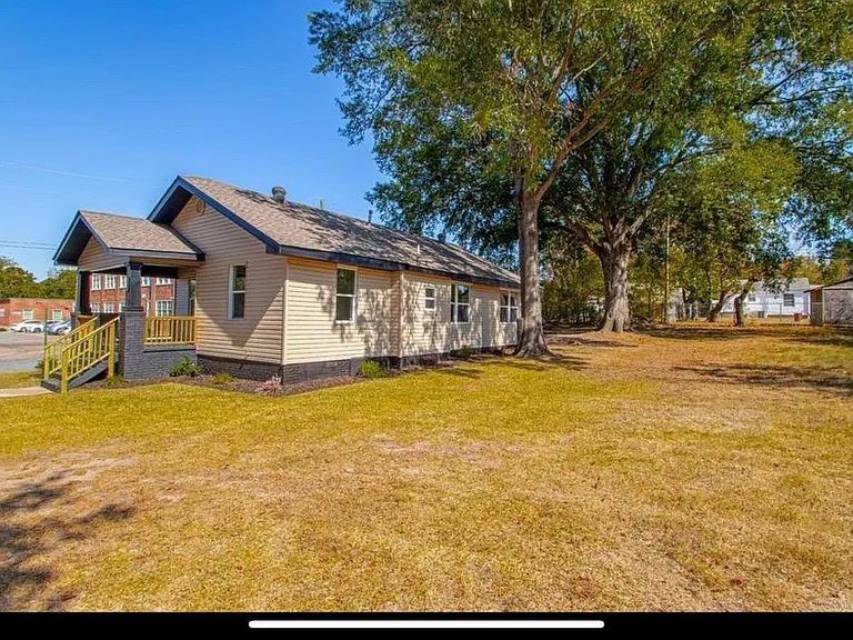 2501 S Maple St — Photo 26