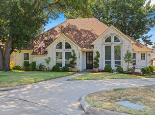 2943 Scenic Dr, Grapevine, TX 76051