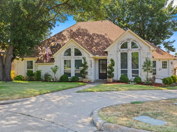 2943 Scenic Dr, Grapevine, TX 76051
