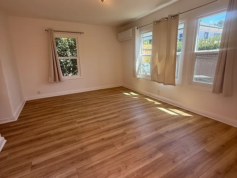 2151 Montana St — Photo 3