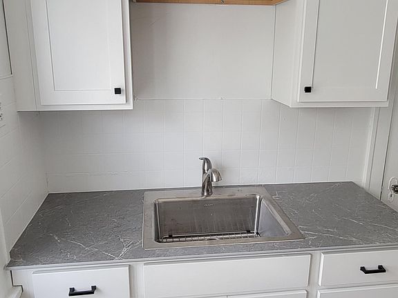 5th image of 168 Tremaine Ave