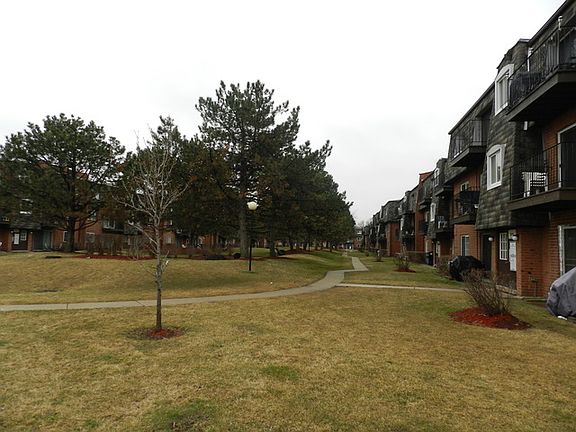 2nd image of 9372 Bay Colony Dr APT 1N