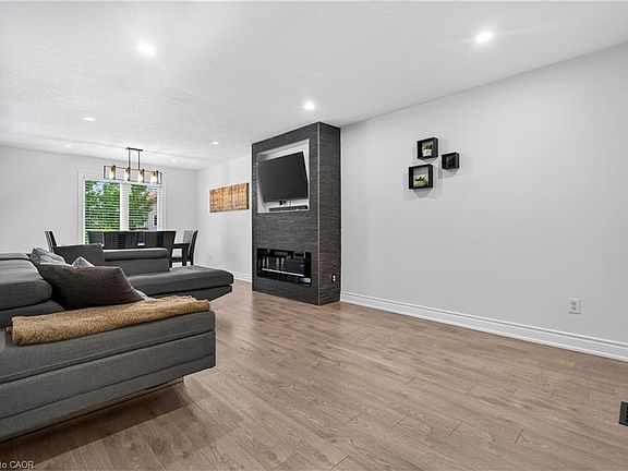 5th image of 19 Marl Meadow Dr