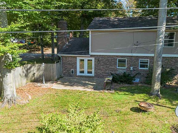 4th image of 2230 Autumn Way