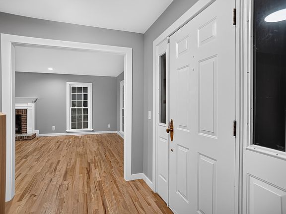 5th image of 113 Yorkshire Ct