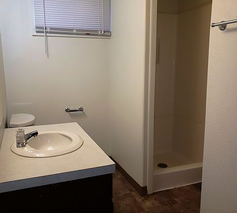 4th image of 2104 Alderson Ave APT B