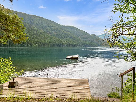 3rd image of 12 Cherub Lake Rd