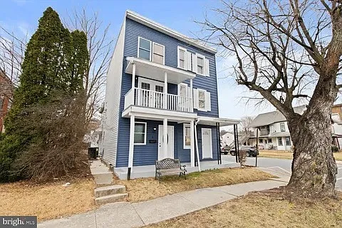 4 S Front St #4