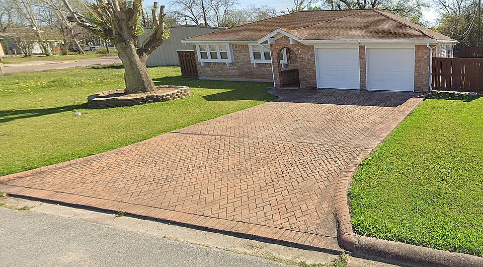 1st image of 1414 Howell Ave
