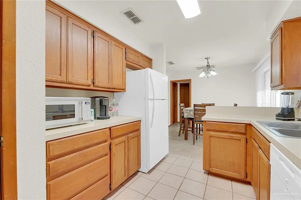 2 bed, 2.0 bath, 1078 sqft, $1,500 — Photo 3