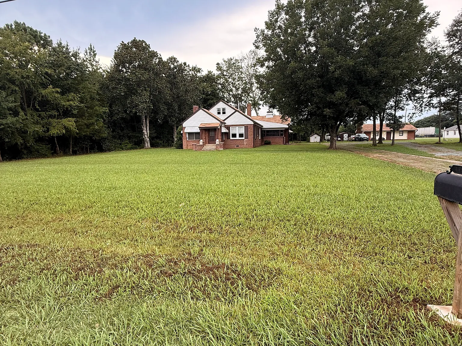4 bed, 2.5 bath, 1558 sqft, $2,200 — Photo 3