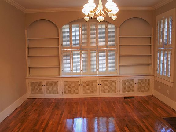 3rd image of 927 Summers Dr